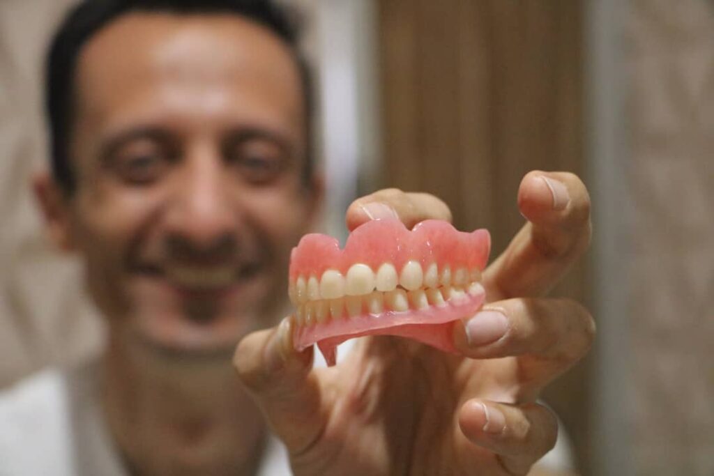 نمونه دندان مصنوعی