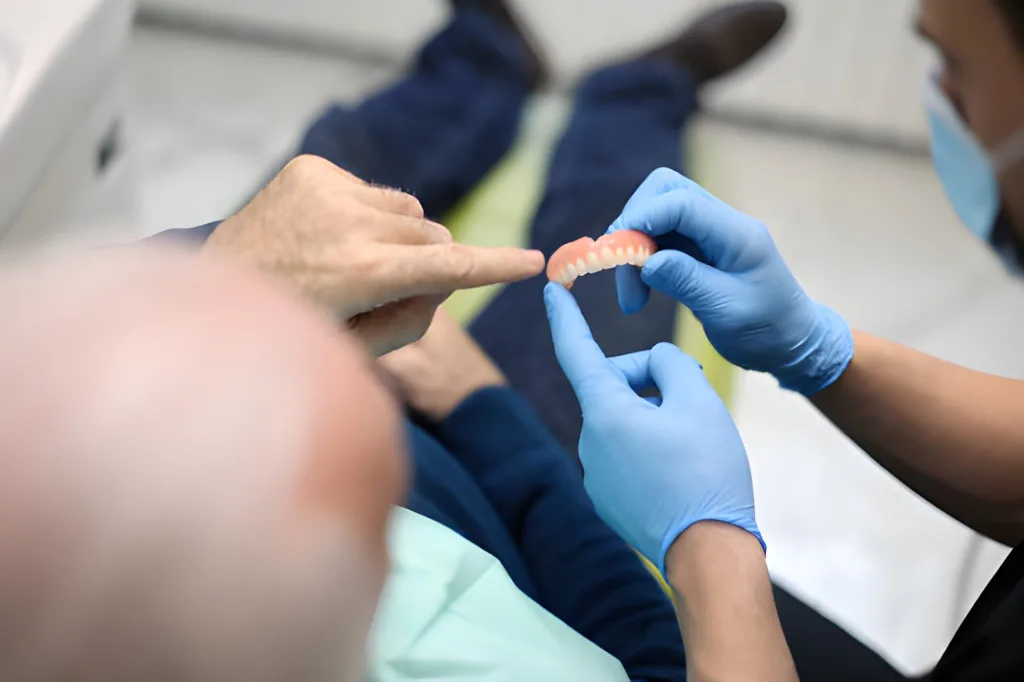 راهکار هایی برای عادت کردن به دندان مصنوعی